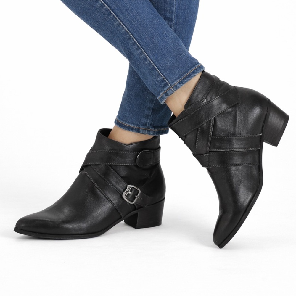 Vince Camuto Erillie Black Leather Ankle Boots Women’s Size 7.5